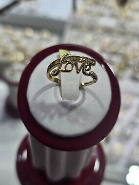 ✳️💥Anillo Fino de Mujer en Oro 14K, 2.1 g, Talla 7.5 – Elegancia en poshmark.🎆